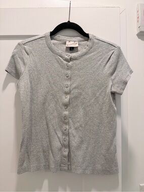 Universal Thread Light Gray Ribbed Button Front Top